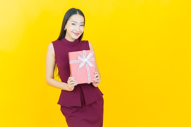 探秘鸡六合彩生肖：中奖的魅力与品牌故事